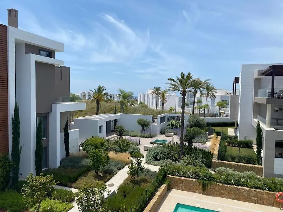 Modern Luxury Penthouse, 15 Minutes Marbella Apartment Estepona