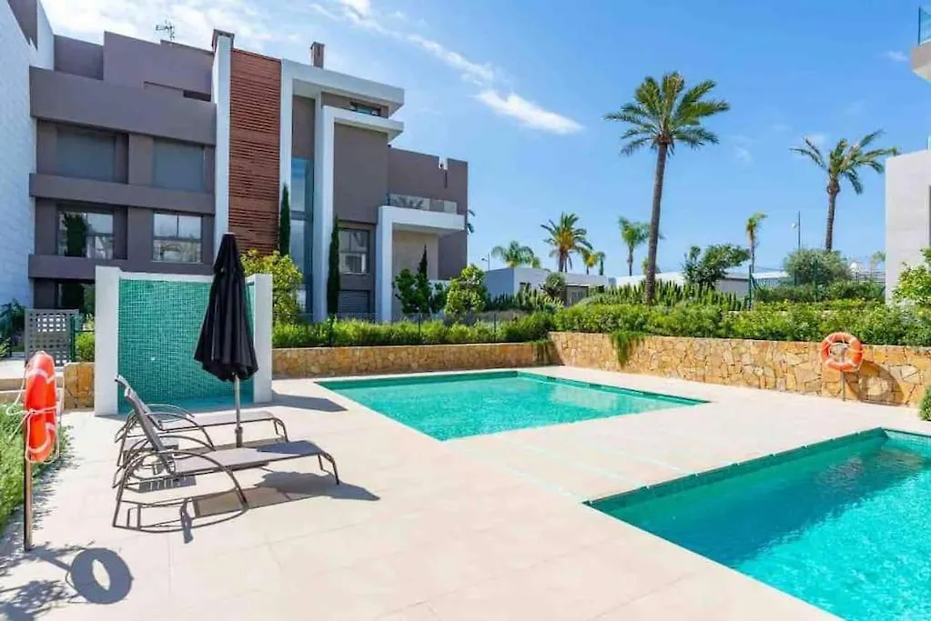 Modern Luxury Penthouse, 15 Minutes Marbella Apartment Estepona