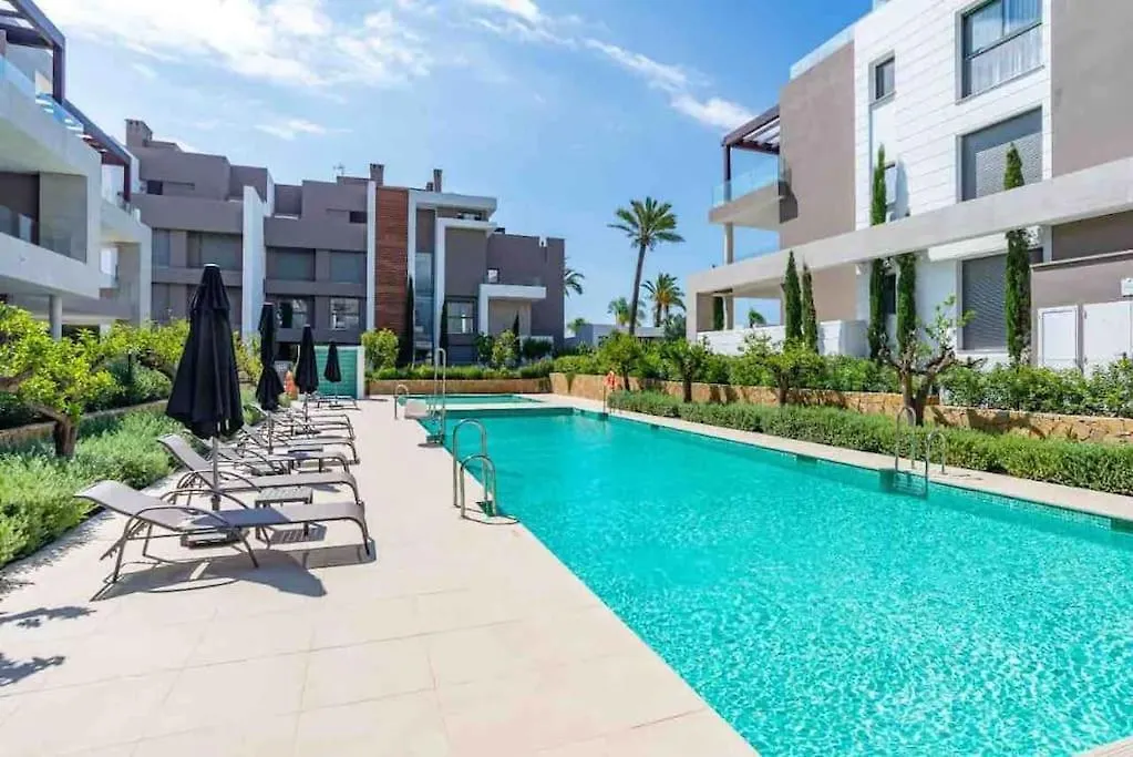 Modern Luxury Penthouse, 15 Minutes Marbella Apartment Estepona