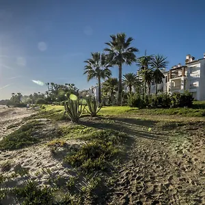 Hb - Comfortable Beachfront Holiday Apartment Apartment