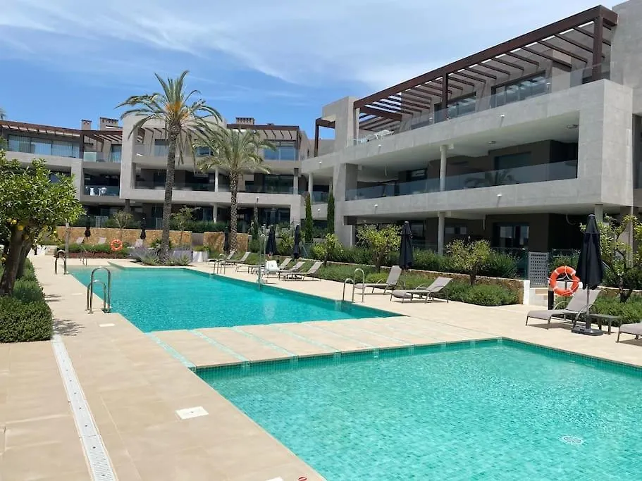 Modern Luxury Penthouse, 15 Minutes Marbella Apartment Estepona